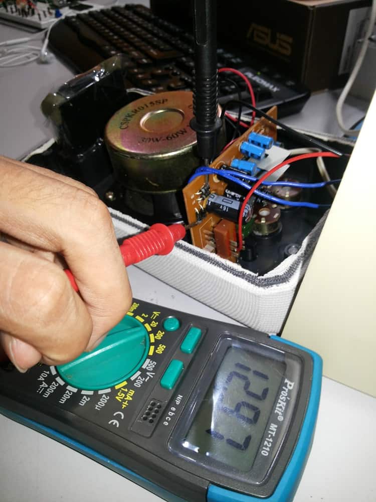 Measure DC while multimeter in DC Mode