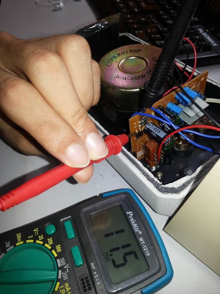 Measure AC with Multimeter in AC Mode